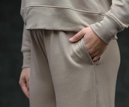 Women's Essential Pant detail in bone