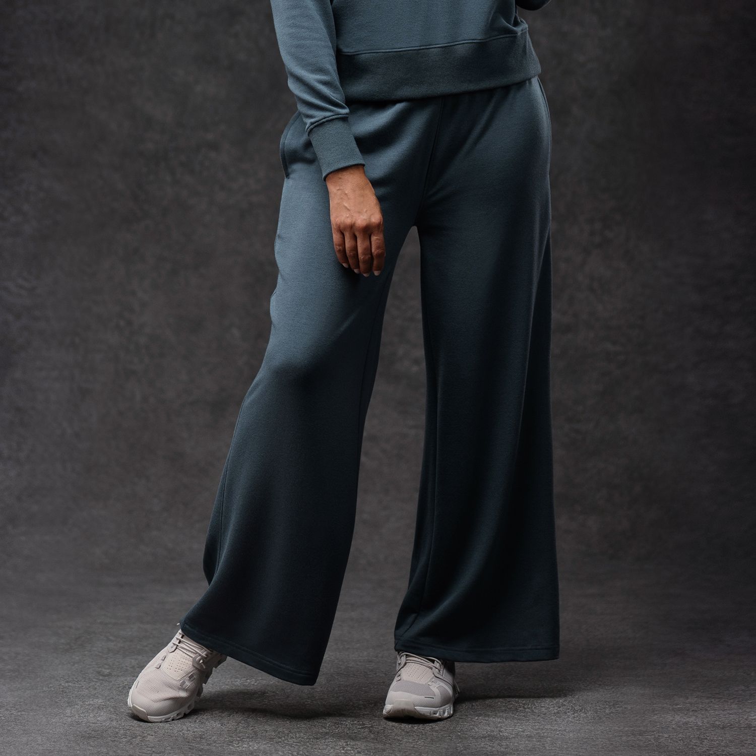 Spruce Women's Essential Wide-Leg Pant