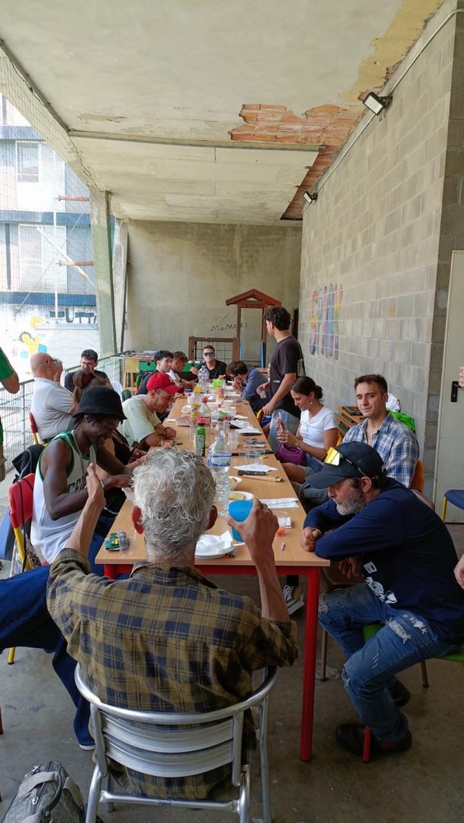 La tavolata del pranzo in oratorio