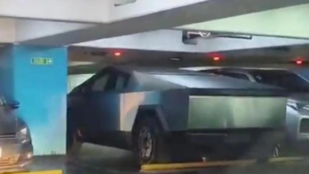 La Cybertruck en el Congreso: Identificado el Legislador Dueño del Vehículo Eléctrico