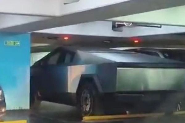 La Cybertruck en el Congreso: Identificado el Legislador Dueño del Vehículo Eléctrico
