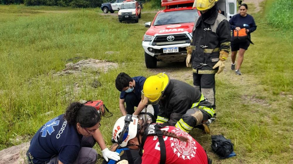 Camioneta Despistó y Cayó al Lago en Villa del Dique: Investigan las Causas