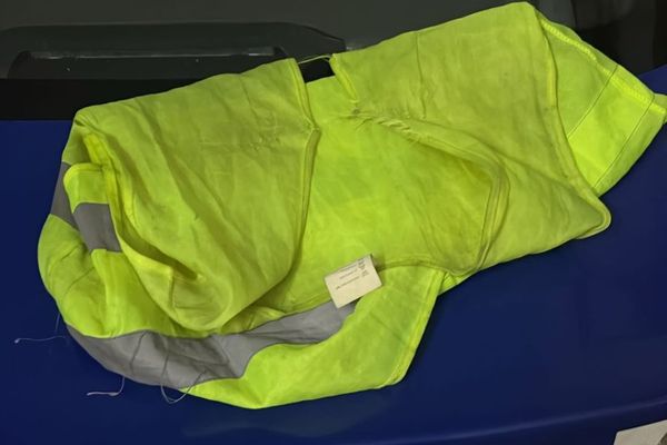 Controles de Estacionamiento Derivan en Arrestos: Tres Personas Detenidas
