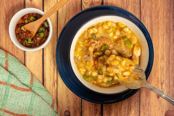 Tanti conmemora el Día de la Patria con festival folclórico y degustación de locro