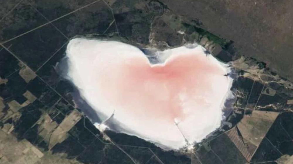 Desde el Espacio a Córdoba: Revelan Ubicación de Singular Laguna Cordiforme Captada por la NASA