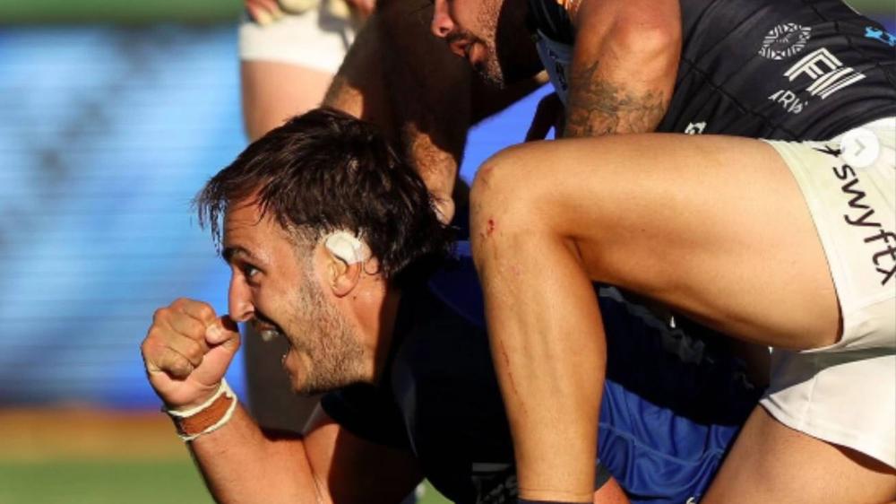 Franco Molina, rugbier cordobés, anota en el Super Rugby Pacific