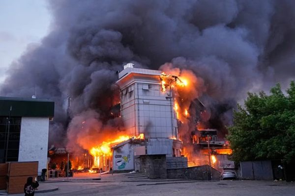 Intensos ataques a Kiev dejan víctimas y severos daños materiales