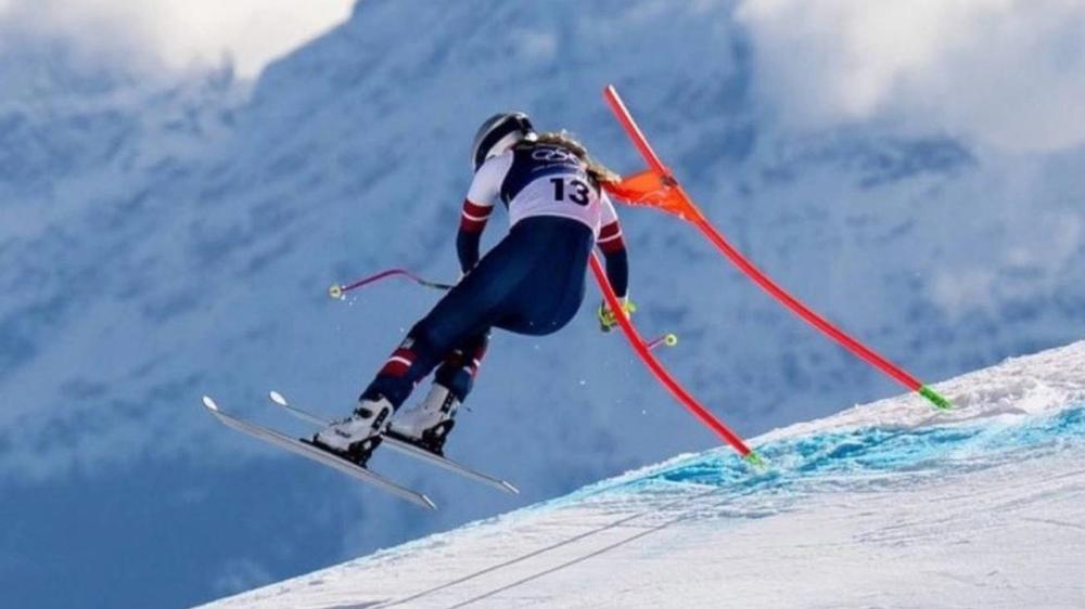 Tenacidad Olímpica: Atleta Compite con Lesiones Graves y Sufre Fractura en Prueba Invernal