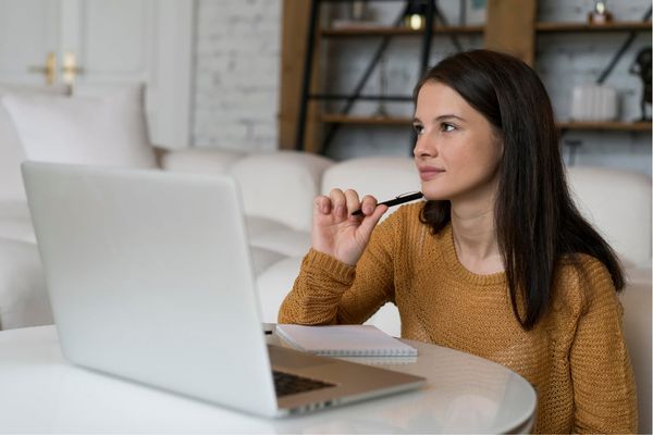Ajuste Fino de Modelos de IA: Un Nuevo Desafío para la Detección de Contenido Generado Artificialmente