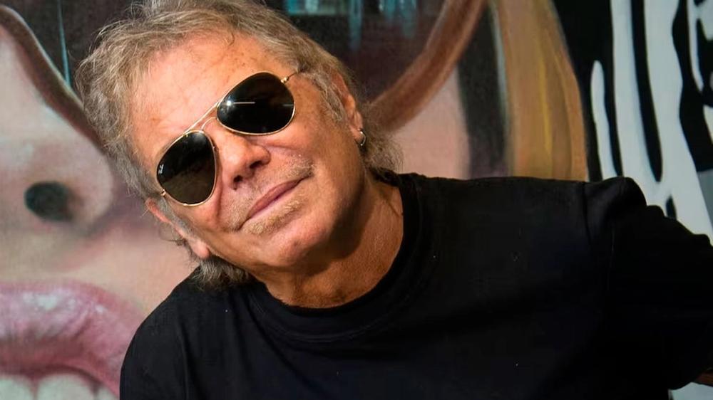 Casella ofrece disculpas tras dichos sobre artista del Teatro Colón