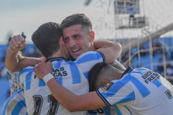 Con un cierre agónico en Nueva Italia, Racing de Córdoba venció a San Telmo y acecha los puestos de clasificación