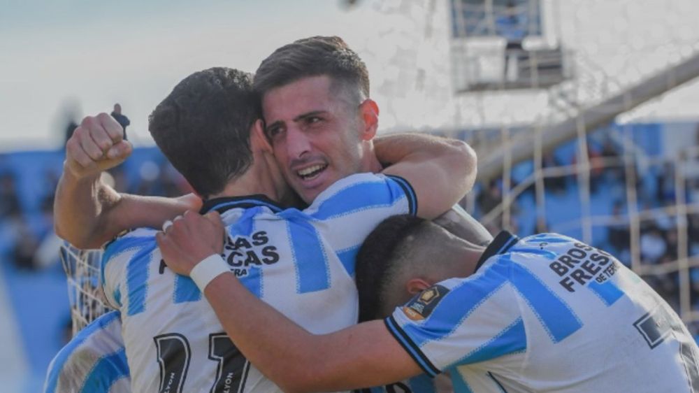 Con un cierre agónico en Nueva Italia, Racing de Córdoba venció a San Telmo y acecha los puestos de clasificación