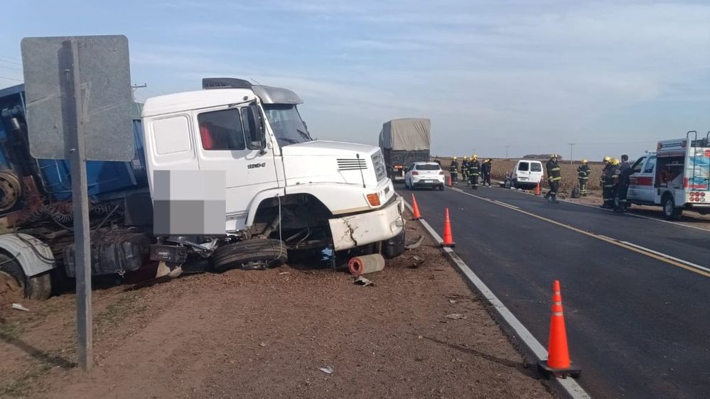 Trágico siniestro vial en el sur cordobés deja un saldo de dos víctimas fatales cerca de La Carlota