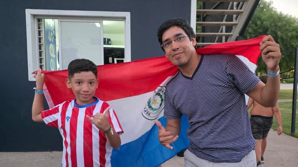 Desde Asunción a Córdoba: un fervoroso hincha cumple su sueño de conocer a Ronaldo Martínez
