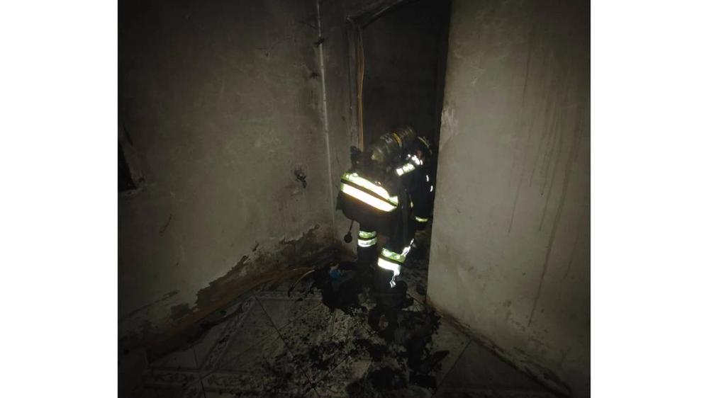 Rescate en la Capital: Hombre a Salvo Tras Incendio Doméstico
