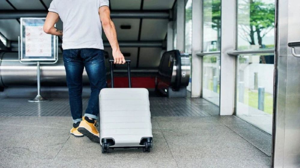 Viajar con jeans: Una elección aparentemente inofensiva con potenciales riesgos