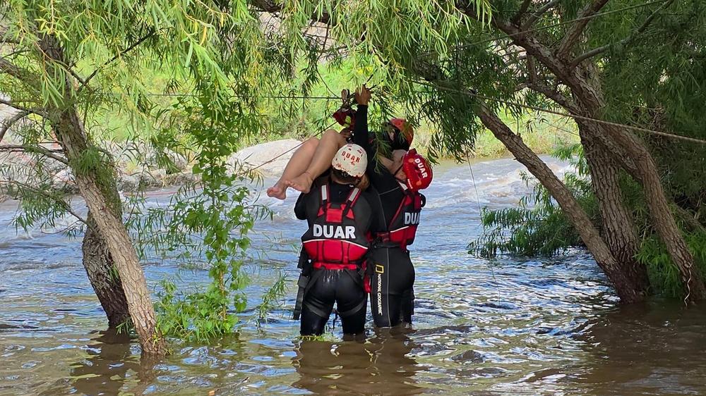 Creciente Aisló a Ocho Personas en Villa de Soto: Rescate Exitoso