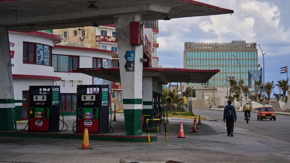 Cuba en Modo Ahorro: Aprietan el Turismo y Servicios por la Crisis