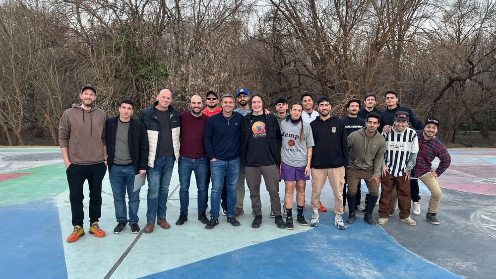 Preocupación por el estado de la cancha de básquet del Kempes: la comunidad deportiva alza la voz