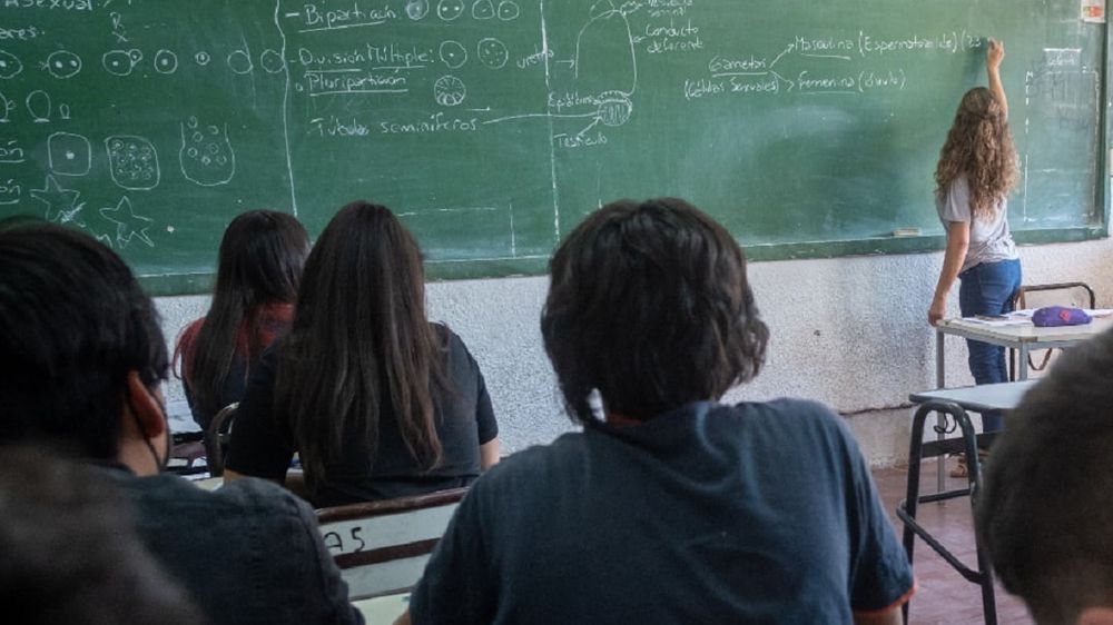 Mayor exigencia escolar: Mendoza impone tope de faltas para aprobar el ciclo lectivo