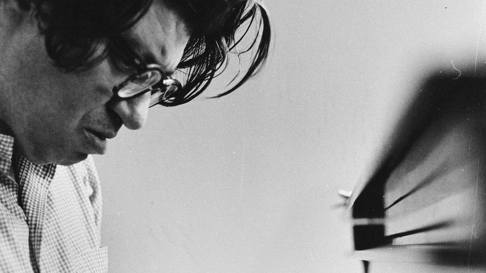 Homenaje Sonoro a Morton Feldman: Un Siglo de Vanguardia en las Ondas