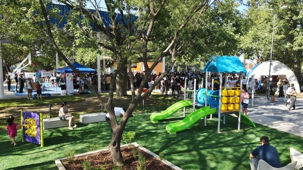 Ampliación Empalme: Recuperación del espacio público con plaza y polideportivo renovados
