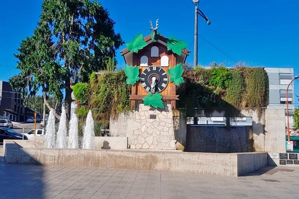 Villa Carlos Paz celebra el 68.º aniversario de su icónico Reloj Cucú