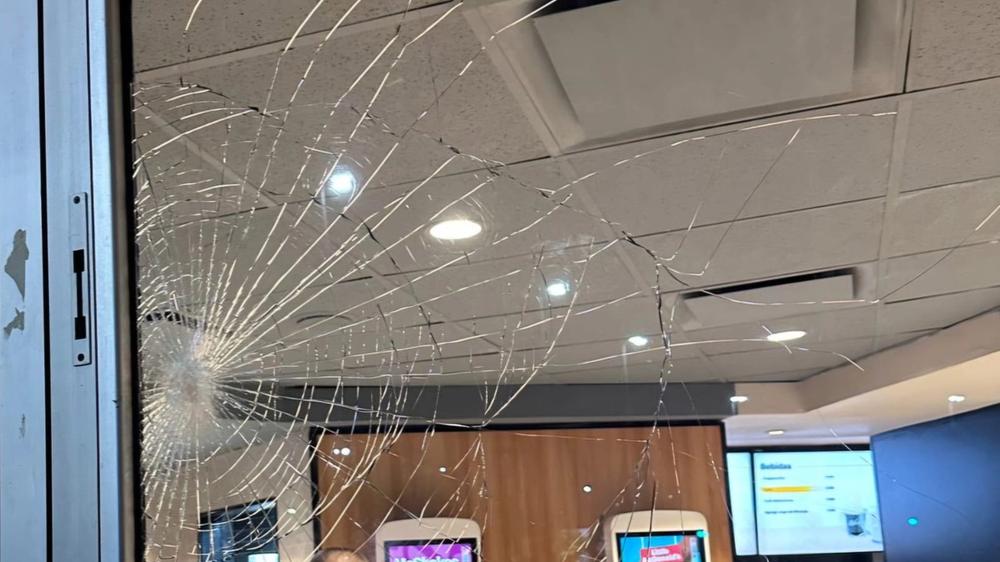Joven tras las rejas por romper cristal en local de Nueva Córdoba