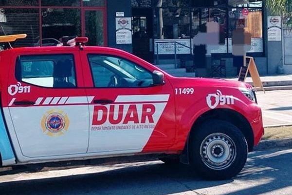 Incendio en pizzería de Villa Carlos Paz deja una persona herida
