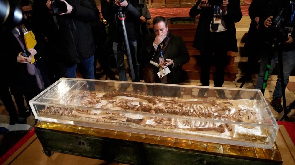 Conmemoración y Reflexión: Exhibición Especial de los Restos de San Francisco de Asís en su 800 Aniversario