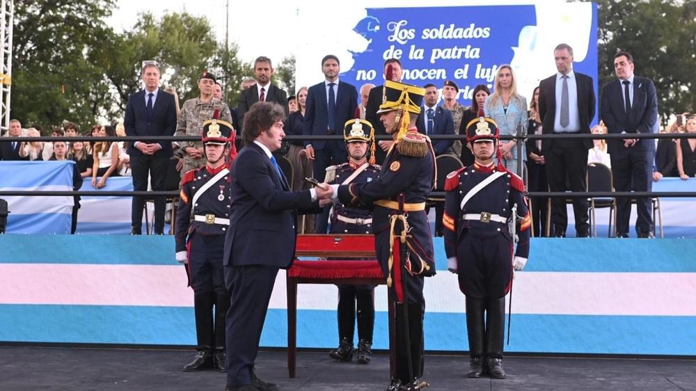 Sable de San Martín: Traslado polémico a Granaderos genera controversia