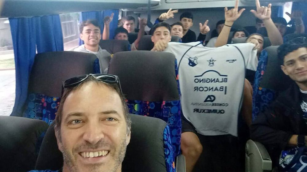 Pasión Albirroja: Una multitud acompañó a Juniors en su camino hacia la final