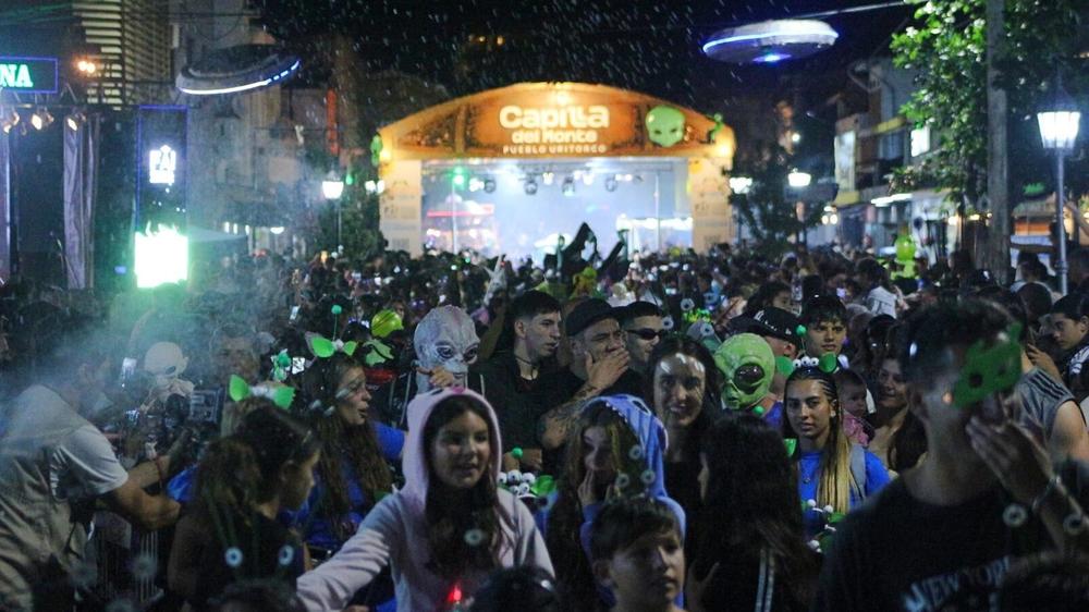 ¡Capilla del Monte Invadida! Noche Alienígena a Full