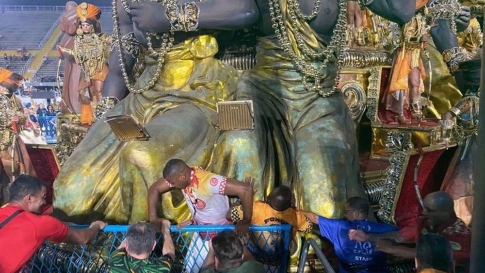 Incidente en el Carnaval de Río: Carroza Descontrolada Hiere a Tres Espectadores