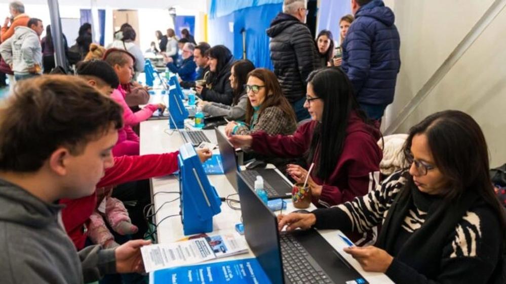 Servicios Municipales Desembarcan en Ampliación Ferreyra con "Córdoba Con Vos"