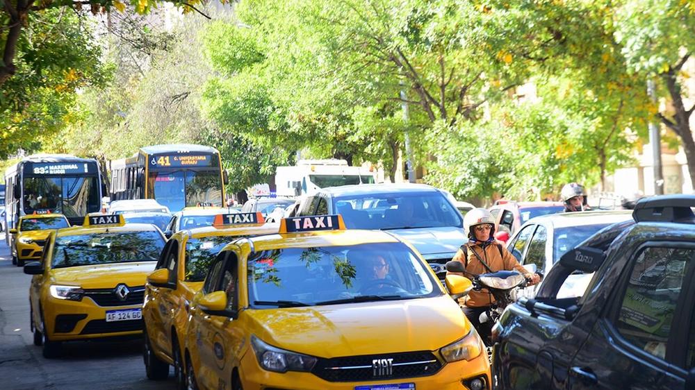 ¡Córdoba a motor! Casi un millón de vehículos en las calles