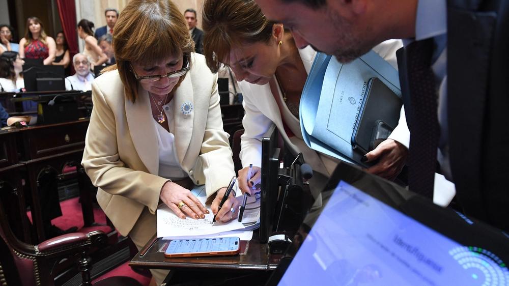 Debate crucial en el Senado: Persisten las tratativas sobre puntos clave de la reforma laboral