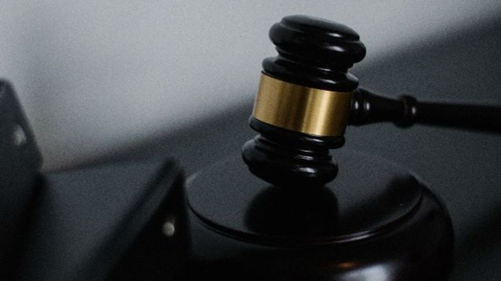 Sanción económica para abogado por agravios contra un magistrado
