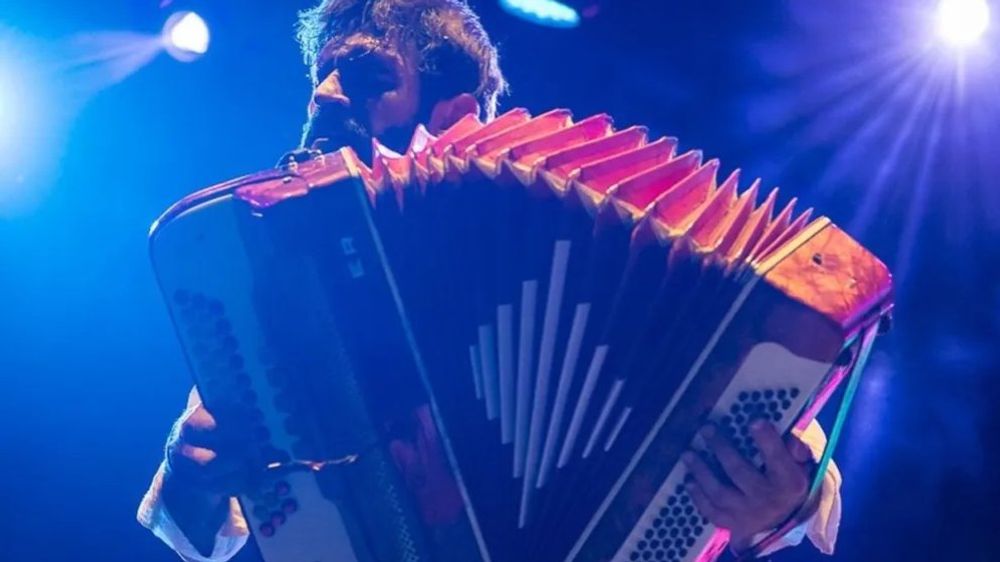 Resonancias litoraleñas en Punilla: Juan Manuel Bilat se presentó en el Cosquín de Peñas