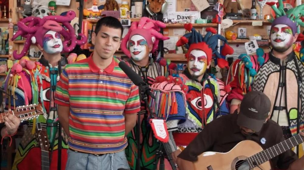Milo J, talento precoz, irrumpe en el prestigioso Tiny Desk Concerts de NPR