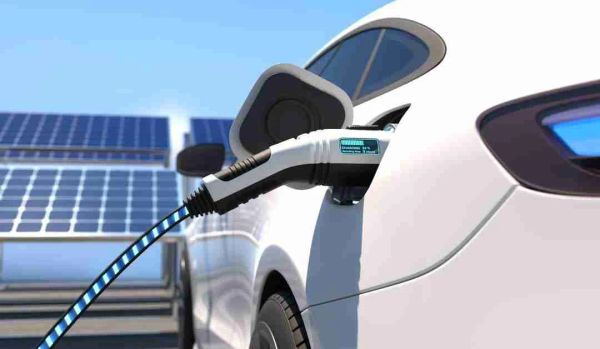 Saving Energy and Money: Powering Your EV With Solar — cover image