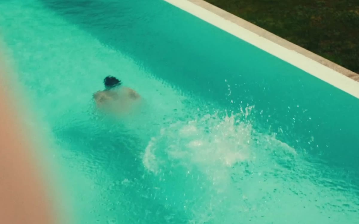 Simmare i turkos pool, still ur Björn Borg-kampanj