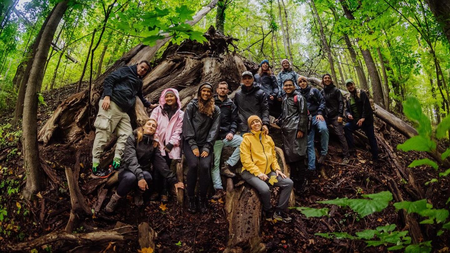 The Bookinglayer and Las na Zawsze teams in the forest.