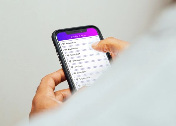 Person using the Entelechy App on their phone