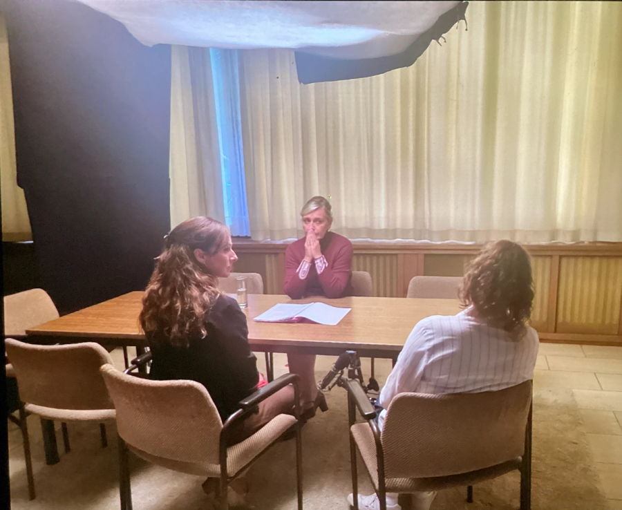 Julie Keeps Quiet - Behind the scenes 3