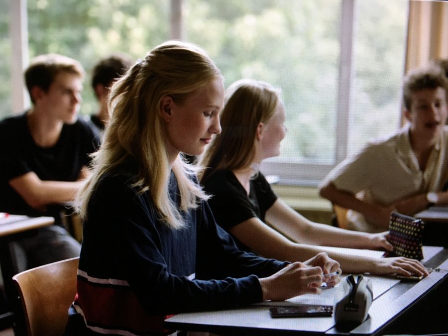 Girl - Behind the scenes 5