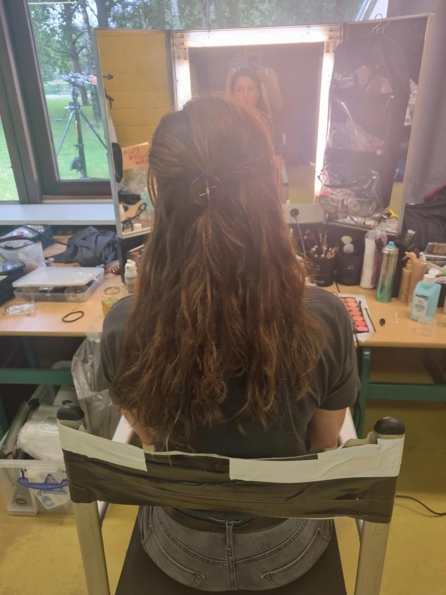 Julie Keeps Quiet - Behind the scenes 12