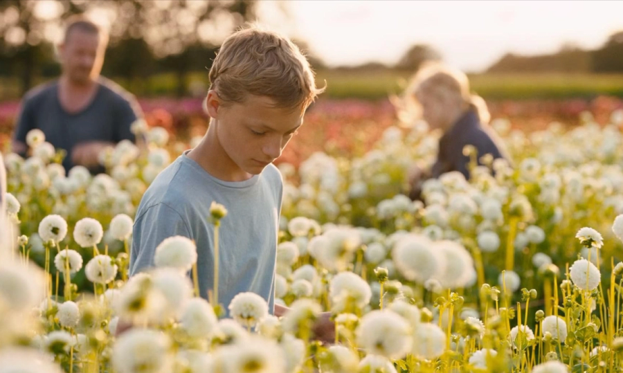 Close - Behind the scenes 10