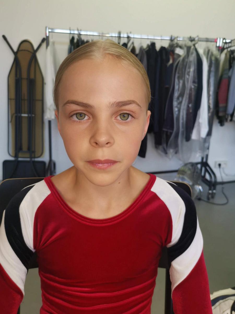 Stephanie - Behind the scenes 8