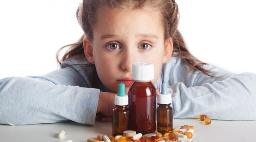 Intoxicação infantil por medicamentos descartados no lixo comum: O perigo oculto na lixeira de casa